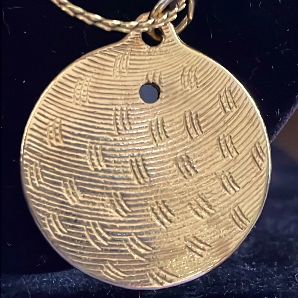 Vintage Trifari gold tone Necklace